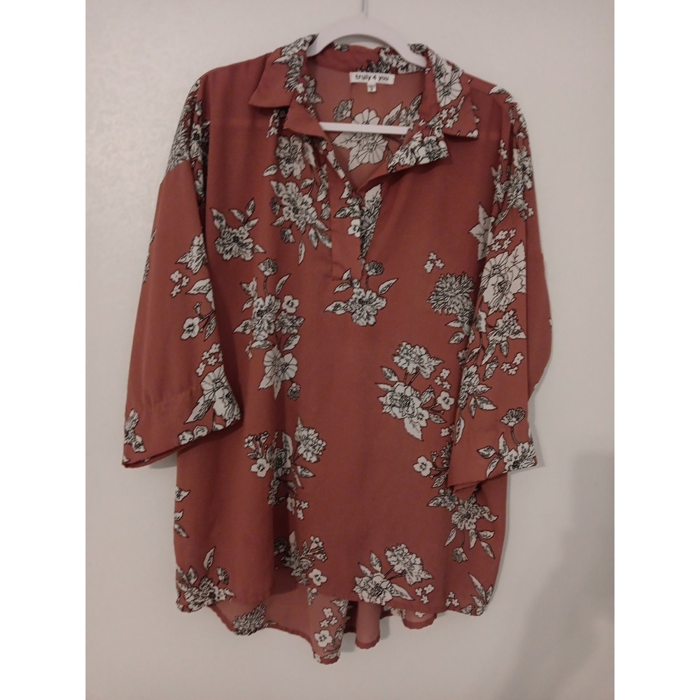 Truly 4 you Blouse Women's  M Mauve‎ w/ Black & White Floral Pattern 3/4 Sleeve